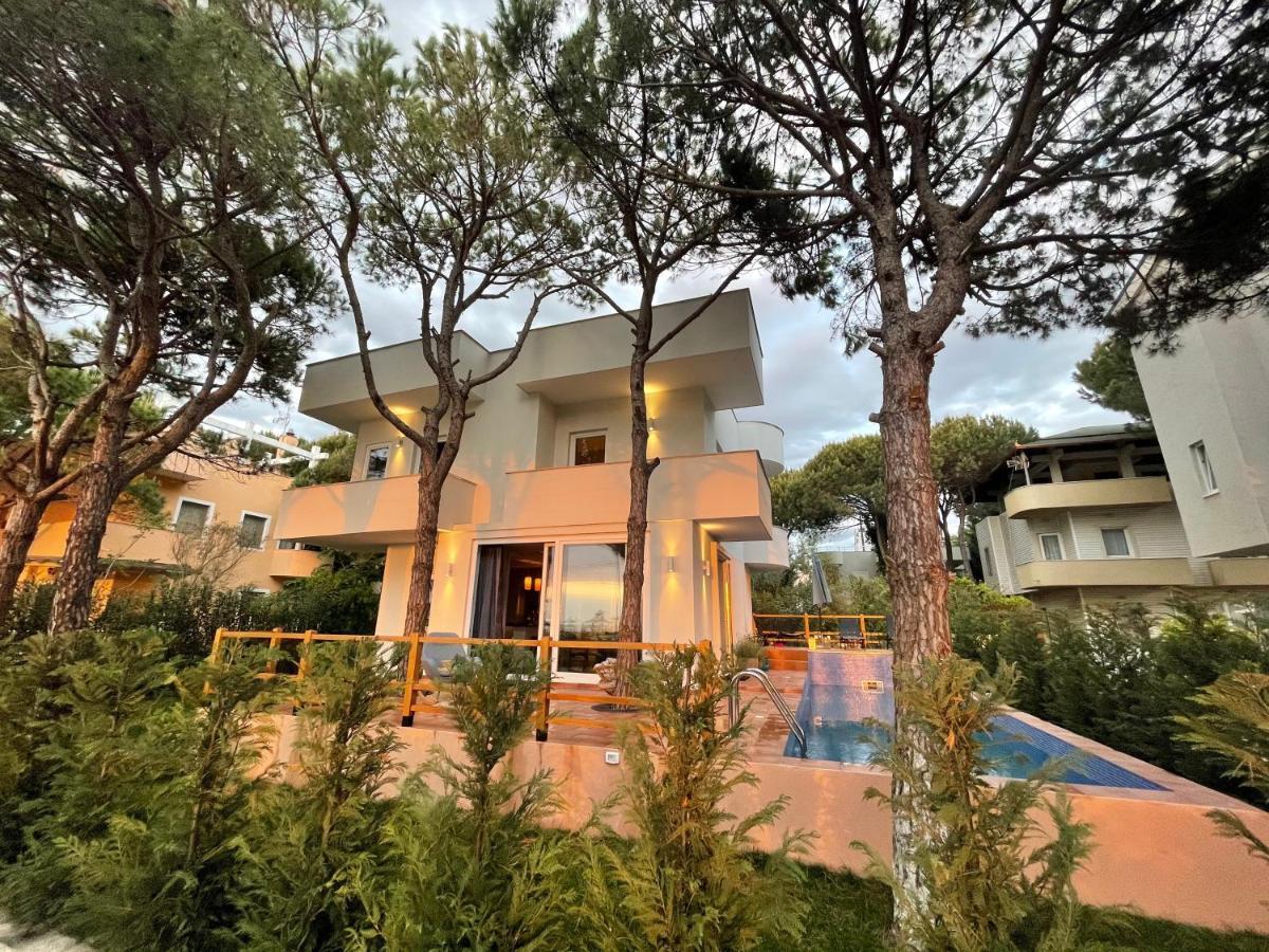 Beachfront In Qerret With A Private Pool Golem (Tirana)